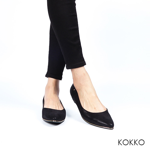 KOKKO - 優雅弧線尖頭點鑽真皮楔型鞋-墨黑