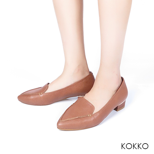KOKKO -美好時光尖頭手工羊皮樂福平底鞋-大地棕