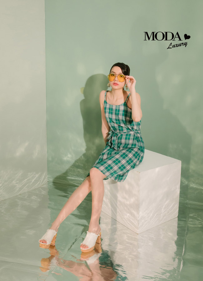 拖鞋 MODA Luxury 優雅隨性抽鬚設計刺繡防水台高跟拖鞋－白