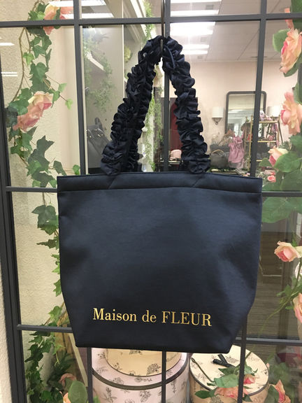 Maison de FLEUR 復古緞面荷葉邊手提包