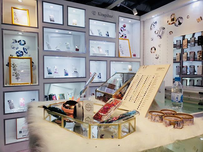 Kingxbar iPhone XR(6.1吋)施華洛世奇彩鑽+真花保護殼-飛燕草紅