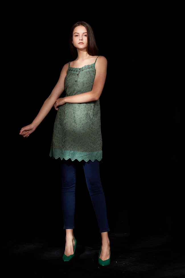 Hana+花木馬 氣質蕾絲雕花細肩帶背心造型洋裝(兩穿/兩色)-草木綠