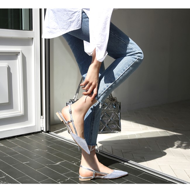 Cinderella Fashions 閃爍銀蔥布素面尖頭繫帶平底鞋- 閃亮銀