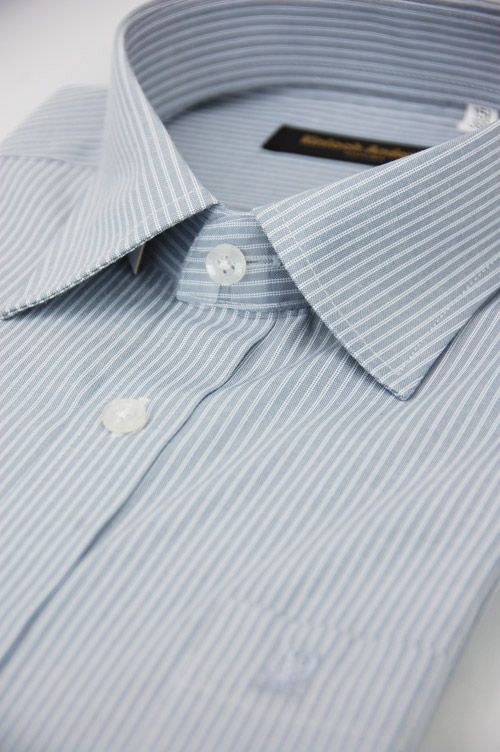 金‧安德森 灰色白細紋窄版短袖襯衫