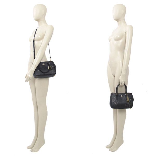 COACH 十字紋皮革帶心型鉚釘 / 斜背兩用包(小款/黑色)