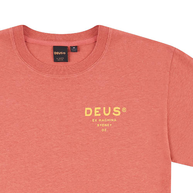 Deus Ex Machina 小Logo粉T恤