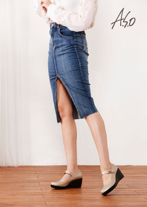 A.S.O 素雅通勤 蝴蝶結飾釦氣墊高跟楔形鞋 卡其