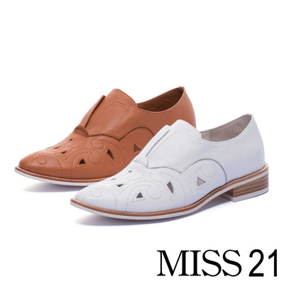 跟鞋 MISS 21 紳士品味雕花電繡設計全真皮牛津低跟鞋－白
