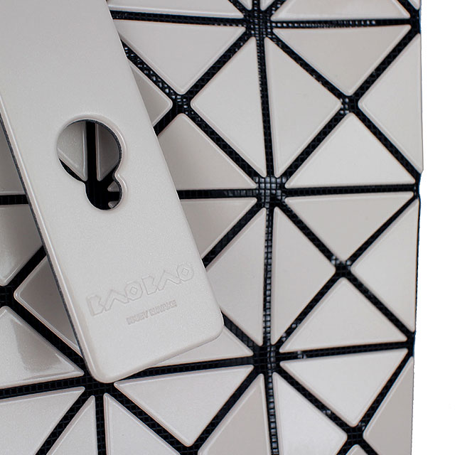 ISSEY MIYAKE 三宅一生BAOBAO亮面方格10x10透光手提包(米色/中)