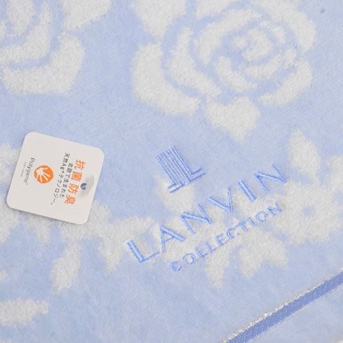 LANVIN 繽紛玫瑰蔓藤圖騰LOGO刺繡浴巾(粉藍系)