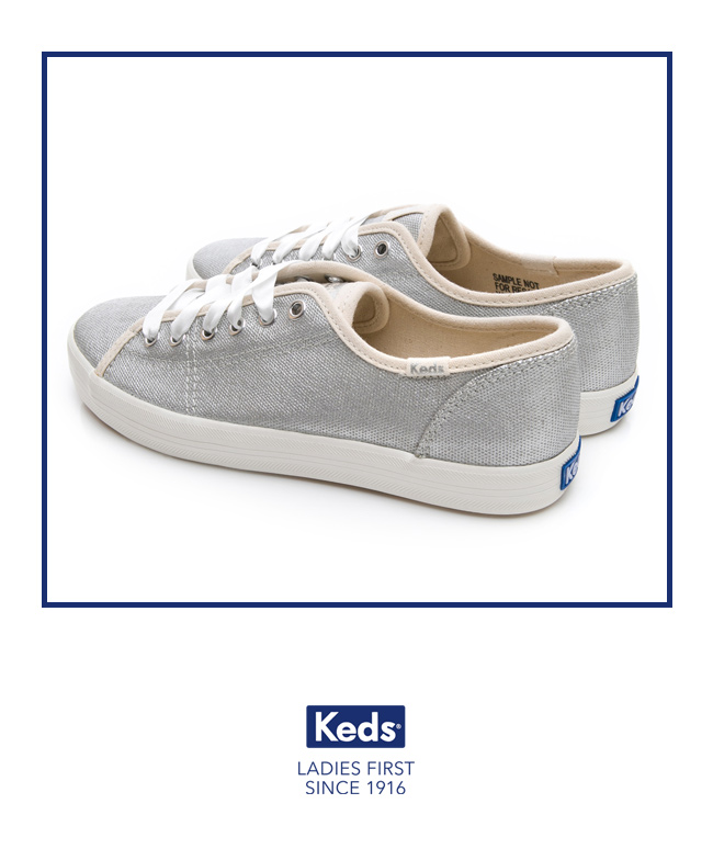 Keds KICKSTART 霧面光澤綁帶休閒鞋-銀色