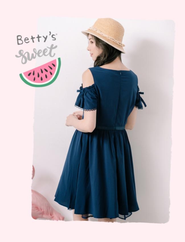 betty’s貝蒂思　柔美露肩領口縫珠洋裝(深藍)