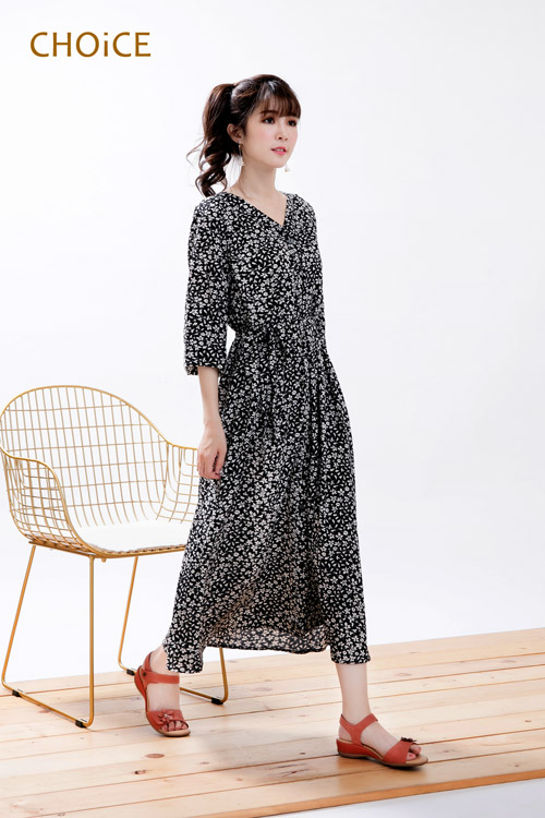 CHOiCE 親膚涼爽春意 牛皮花朵魔鬼沾楔型涼鞋-橘色