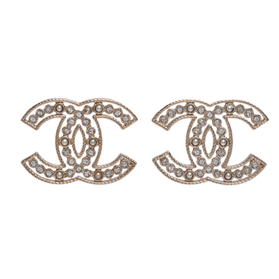 CHANEL經典CC LOGO簍空造型水鑽珍珠鑲嵌穿式耳環(金)