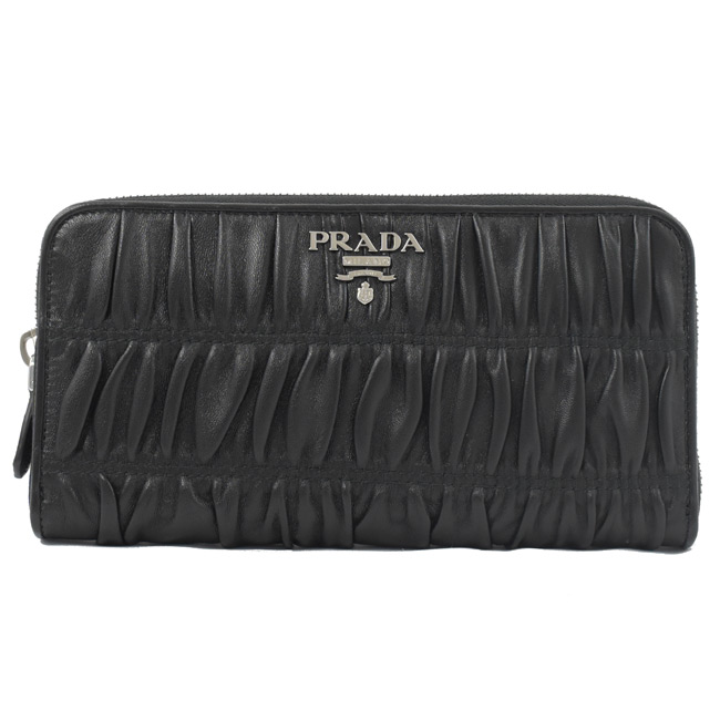 PRADA 金屬LOGO小羊皮抓皺ㄇ字拉鍊長夾(黑)