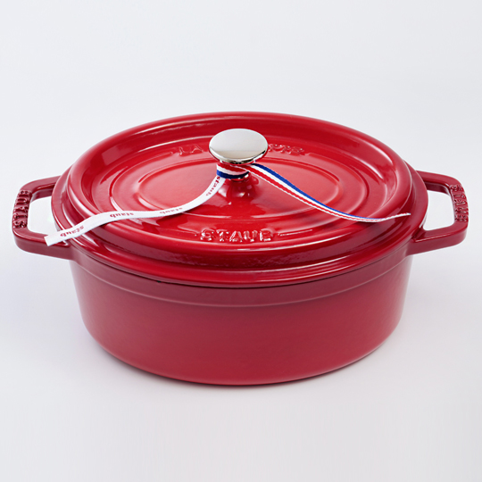 Staub 橢圓形琺瑯鑄鐵鍋 29cm 4.2L 櫻桃紅