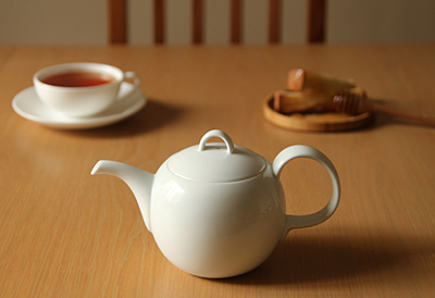 日本白山陶器MAYU系列白瓷茶壺 