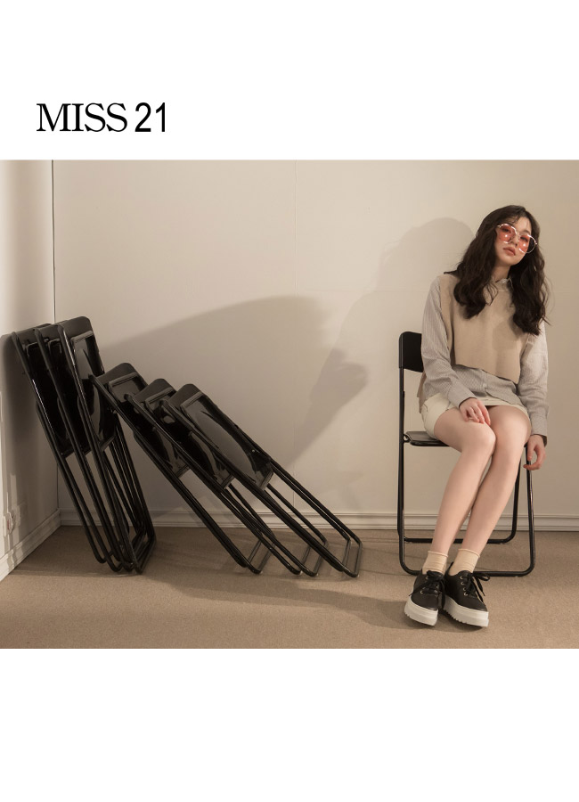 休閒鞋 MISS 21 極簡純色細緻摔紋全真皮內增高厚底休閒鞋－黑