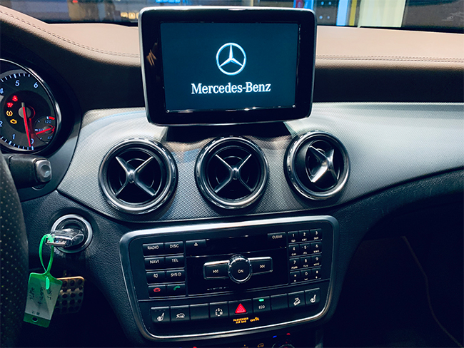 14/15 Mercedes-Benz GLA250 4Matic(外匯車)