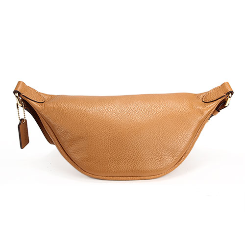 COACH 素面荔枝紋全皮革肩背/斜背兩用腰包-淺咖色