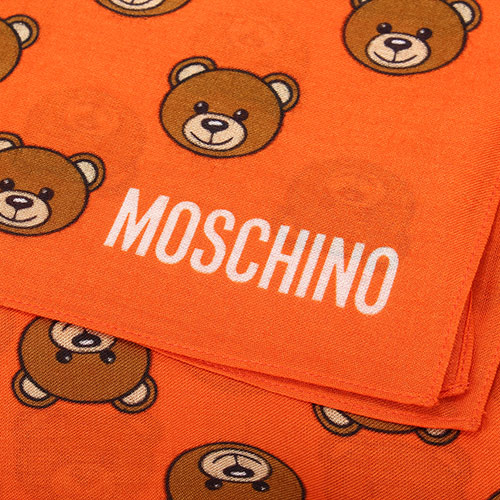 MOSCHINO 經典滿版TOY小熊圖樣100%莫代爾薄圍巾-亮橘色