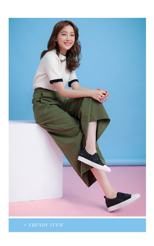 TAS透膚感水鑽花紋懶人休閒鞋-實搭黑