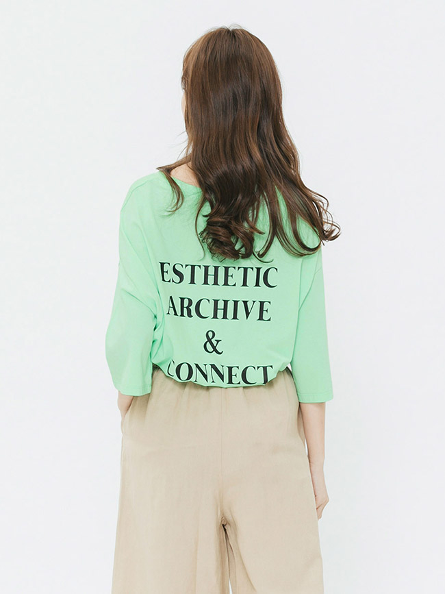 H:CONNECT 韓國品牌 女裝-後印字鈕扣設計T-shirt-綠