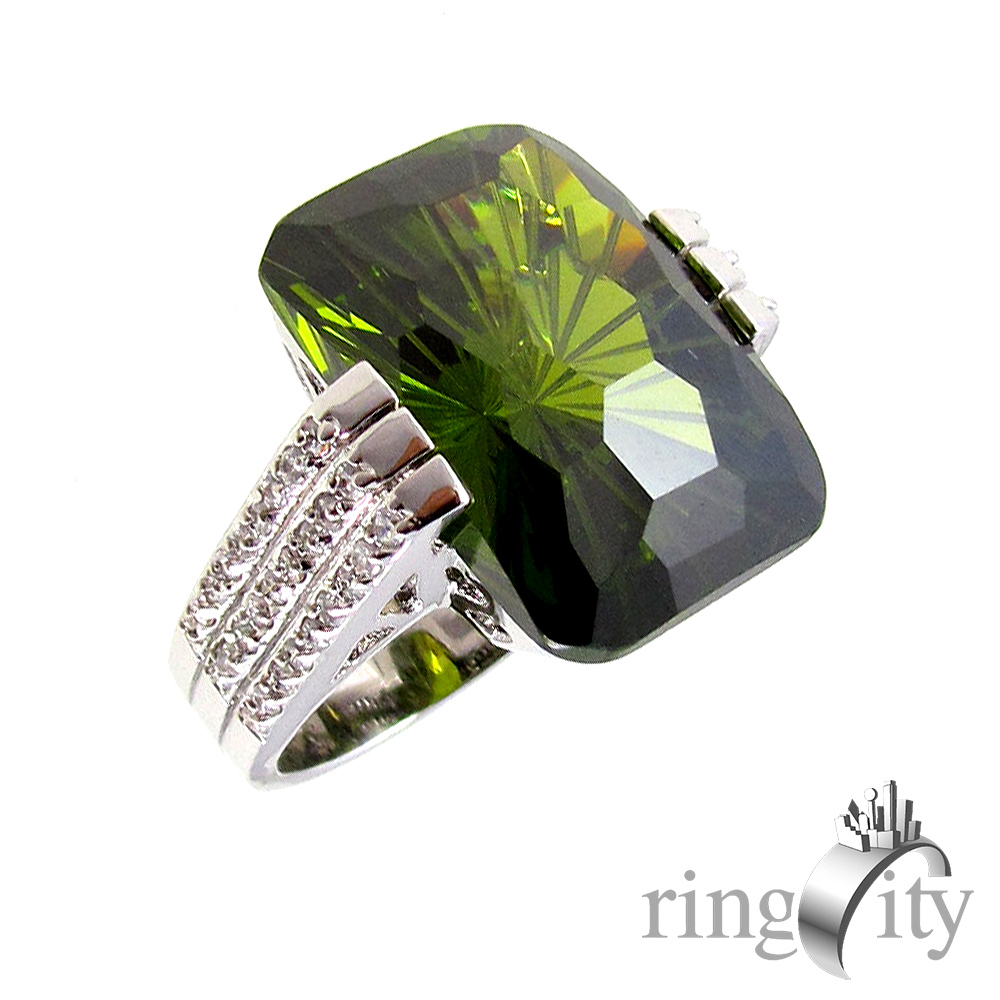 RingCity 祖母綠晶鑽色方型造型戒