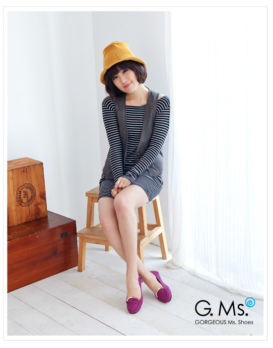 G.Ms.輕旅行-全真皮典雅金屬飾釦折疊豆豆鞋-搶眼紫