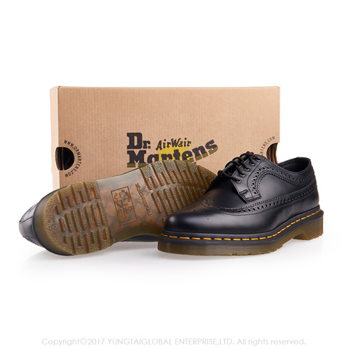 (男) Dr.Martens 3989 復古雕花5孔馬汀鞋*黑色