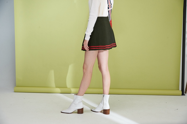 Hana+花木馬 經典學院時尚造型百摺撞色短裙-綠(2色)