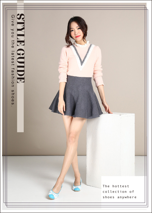 effie 繽紛舒適 羊皮拼接壓紋扭結平底鞋 淺藍