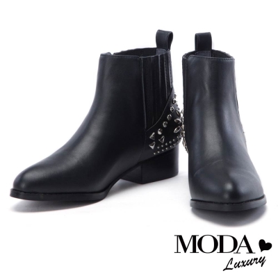 短靴 MODA Luxury 個性拼接鉚釘牛皮尖頭粗跟短靴－黑