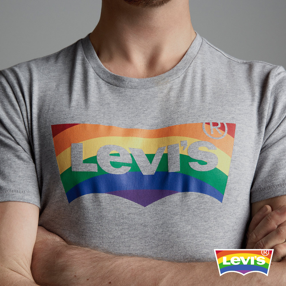 Levis 男款 LOGO 圖案短袖上衣 彩虹LOGO Pride