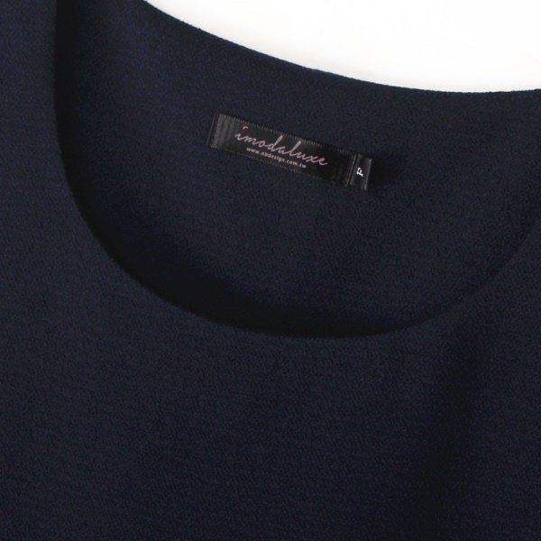 素色壓紋反褶袖造型前短後長圓領上衣．2色-OB大尺碼