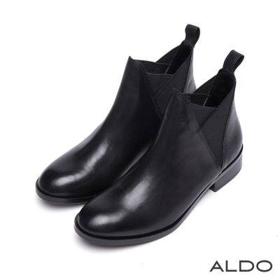 ALDO 率真個性原色真皮V字拼接粗跟短靴~尊爵黑色