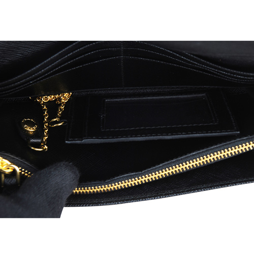 PRADA 金字浮雕LOGO防刮皮革雙扣長夾(黑)