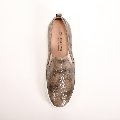 【WALKING ZONE】防水系列 皮革紋造型休閒 女鞋-棕(另有黑)