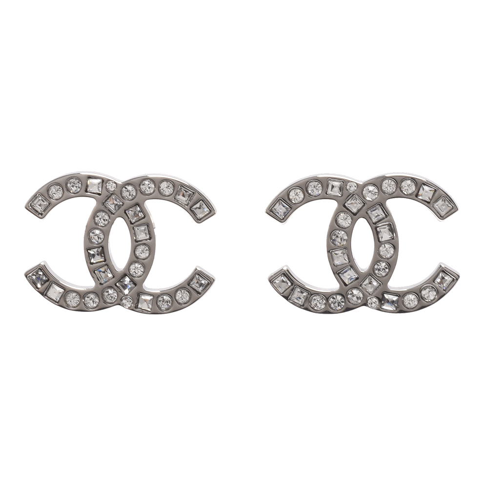 CHANEL 香奈兒經典雙C LOGO 方圓水鑽交錯鑲嵌穿式耳環(銀)