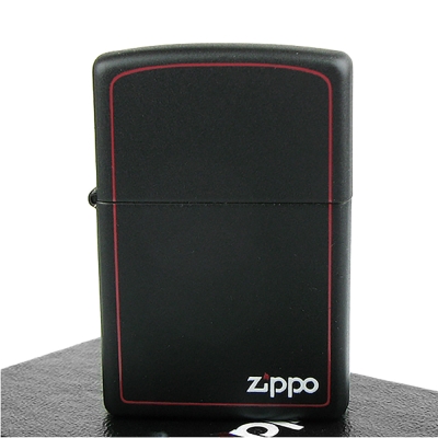 【ZIPPO】美系~LOGO字樣打火機~紅邊黑色烤漆