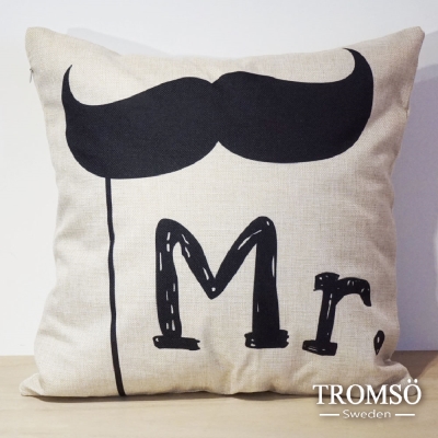 TROMSO-品味英倫棉麻抱枕-鬍子先生
