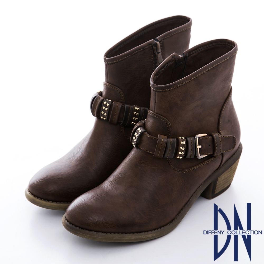 DN 率性魅力 金屬帶釦擦色粗跟短靴 咖