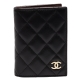 CHANEL 經典淡金雙C LOGO菱格紋小羊皮對折卡片/名片夾(黑X棗紅) product thumbnail 1