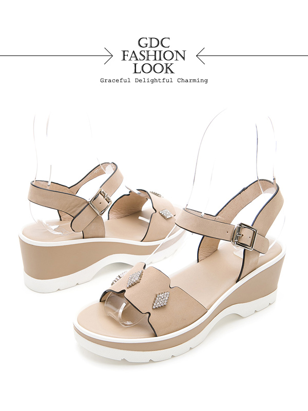 GDC-牛皮菱格水鑽扣飾春夏涼鞋-米色