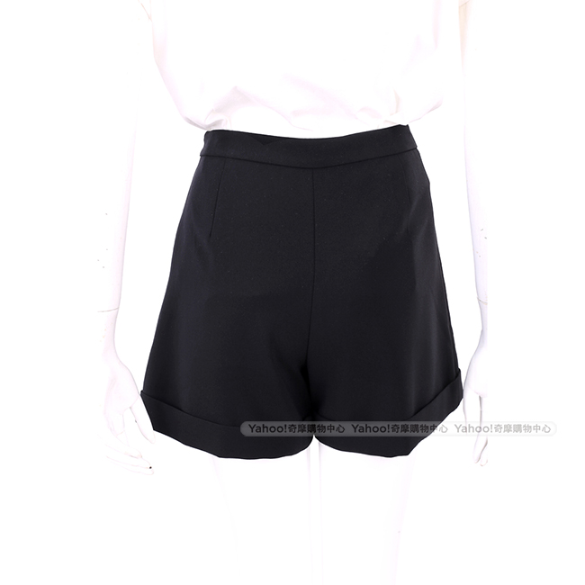 BOUTIQUE MOSCHINO 黑色金拉鍊設計反褶短褲