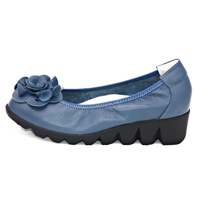 W&M 片片玫瑰造型厚底舒適休閒 女鞋-藍(另有黑)