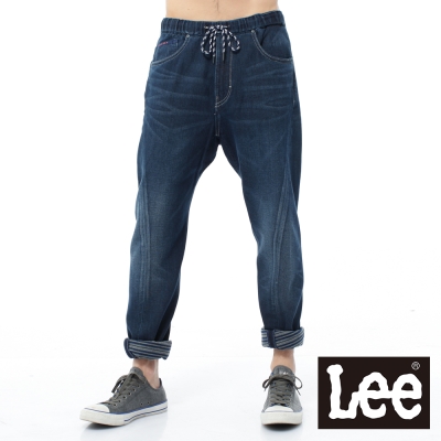 Lee 牛仔褲 3D鬆緊綁袋腰頭針織哈倫褲-男款(藍)