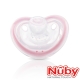 Nuby 矽膠伸縮型安撫奶嘴(附蓋)(6-12m)粉紅 product thumbnail 1