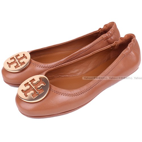 TORY BURCH 金屬盾牌飾折疊平底鞋(焦糖棕)