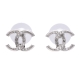 CHANEL 杜拜度假系列月牙造型雙C雙色水鑽鑲嵌穿式耳環(迷你-銀) product thumbnail 1